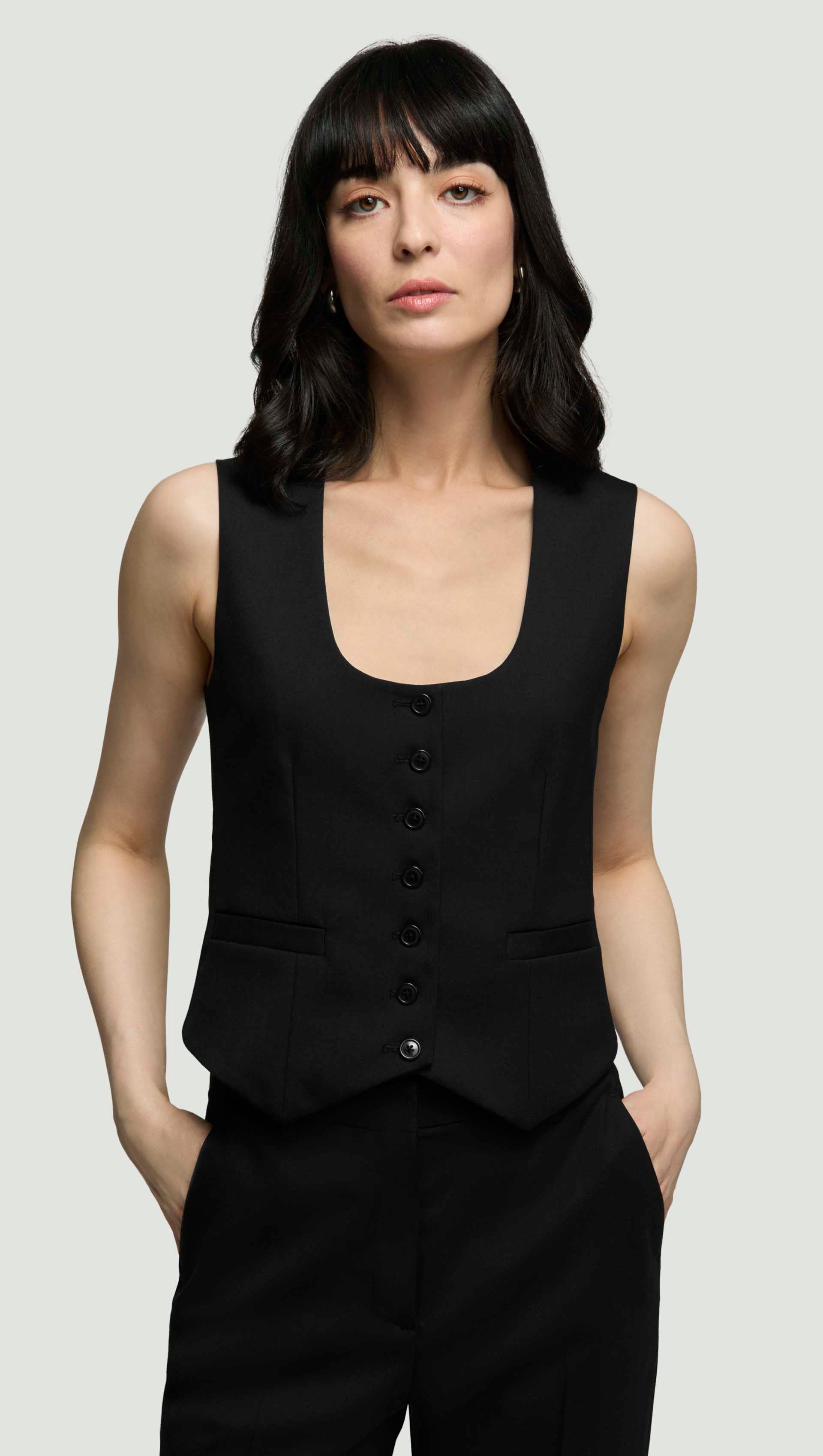 Scoop Neck Waistcoat in Seasonless Wool | Black