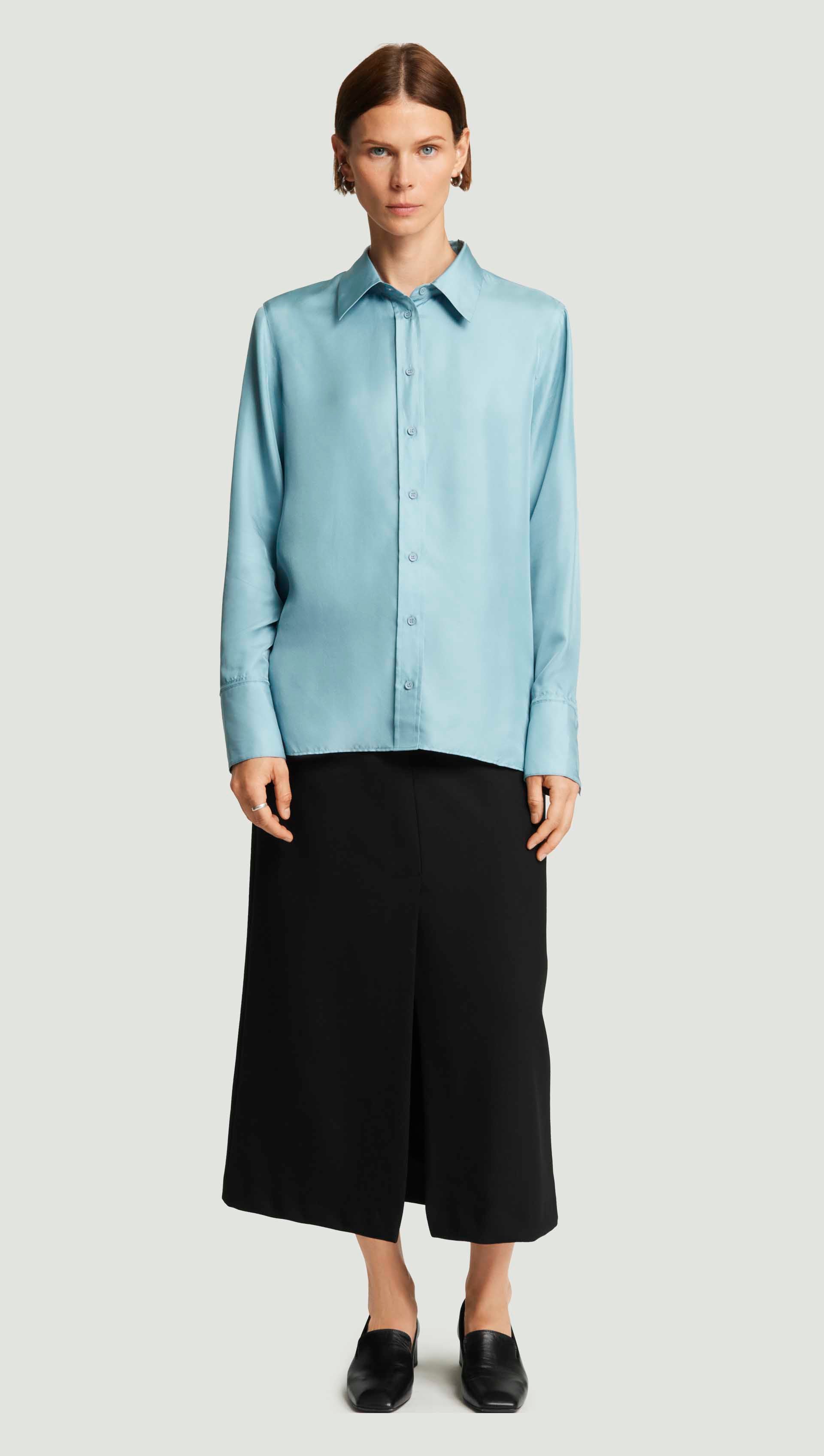 Slim Blouse in Silk Twill | Baby Blue