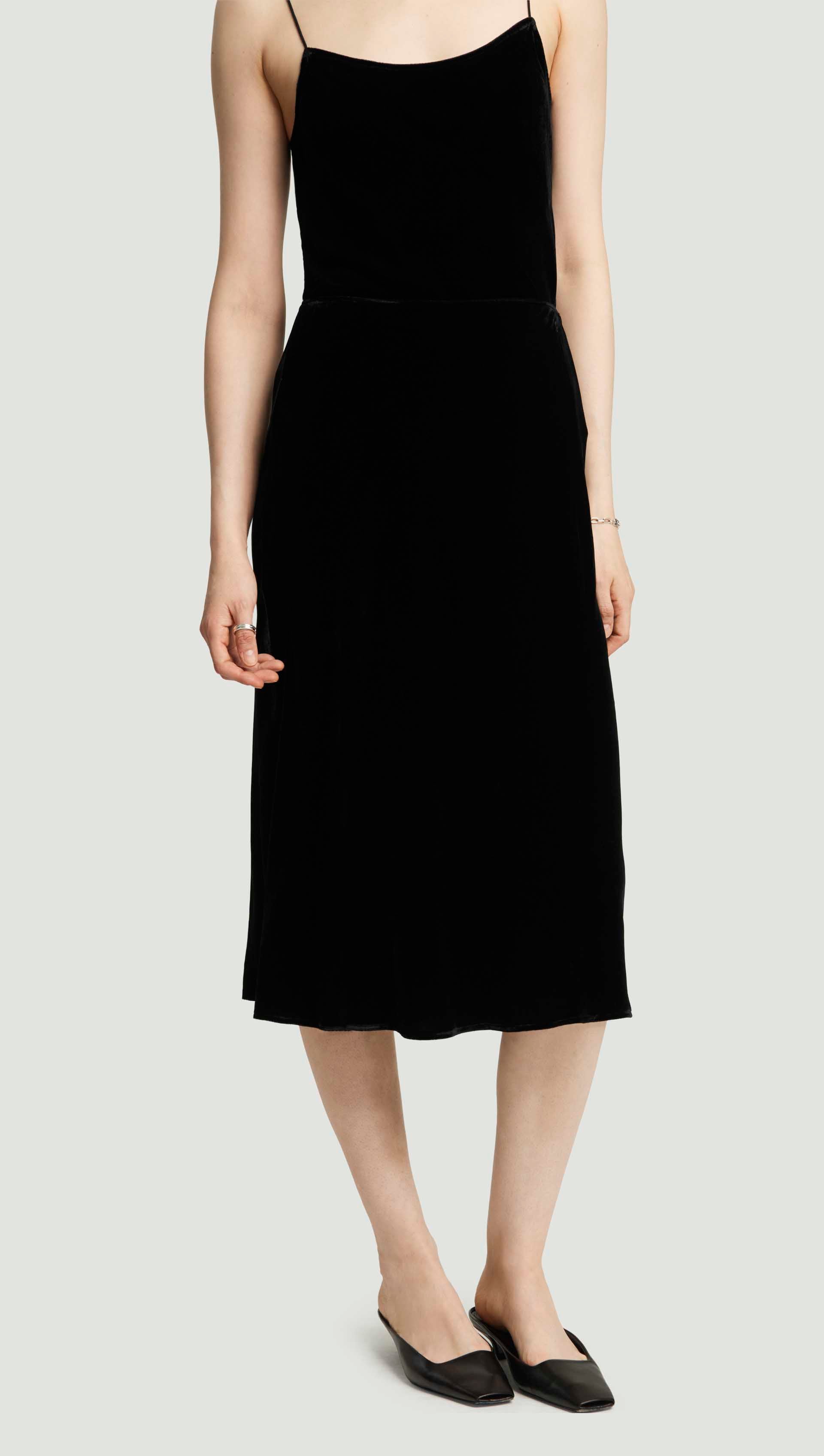Bias Midi Skirt in Velvet | Black