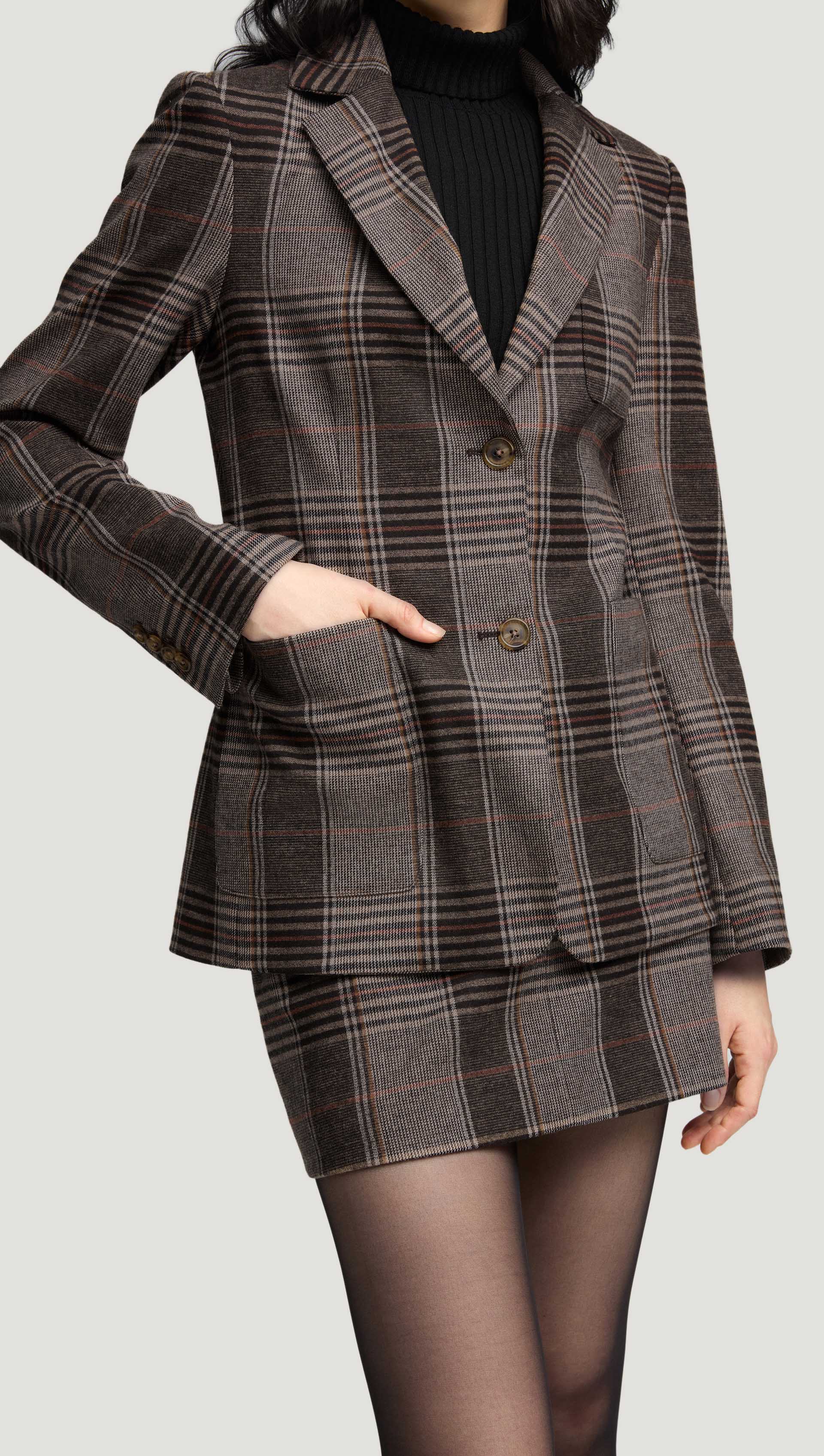 Weekend Blazer in Viscose Blend | Coffee/Beige Plaid