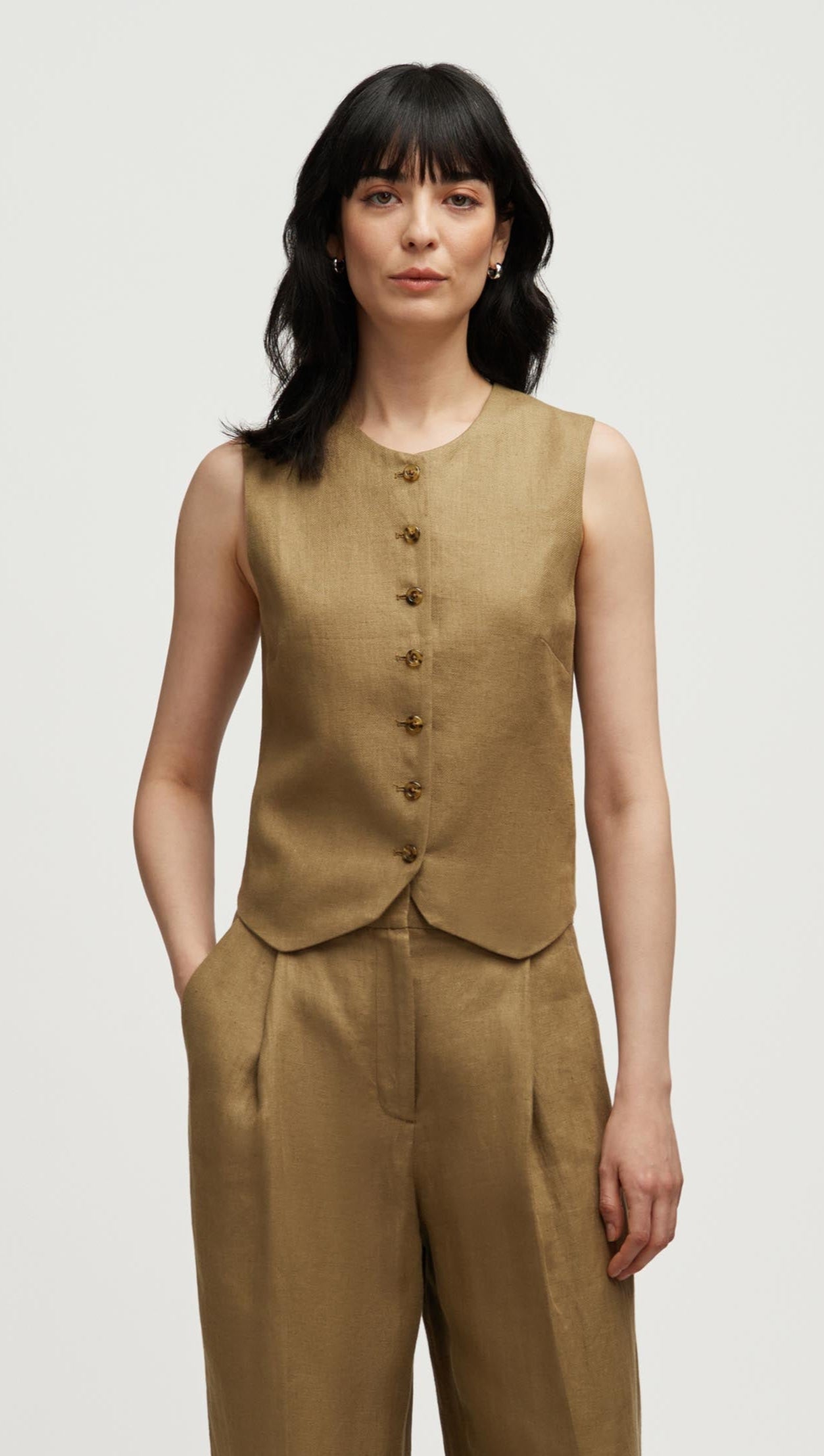 High-Neck Button Waistcoat in Basket Weave Linen | Fern