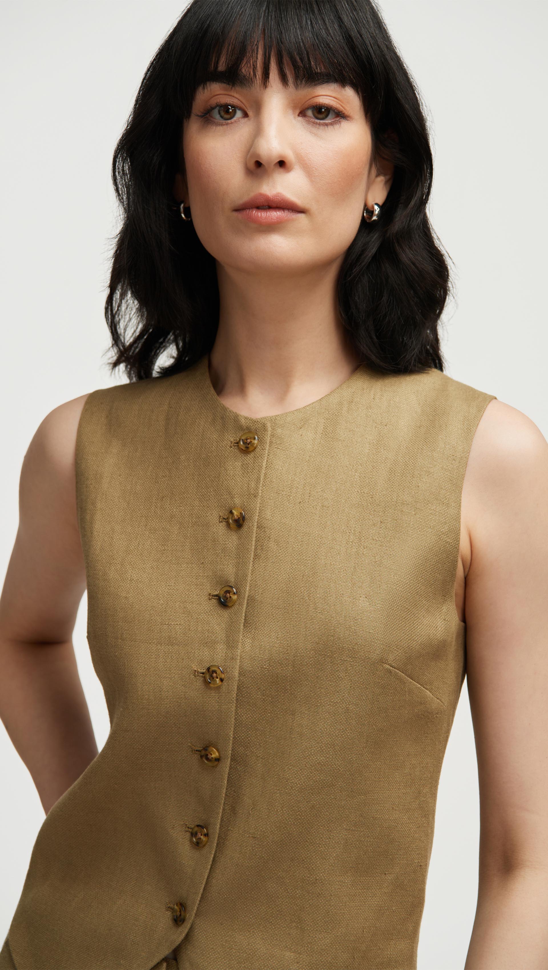 High-Neck Button Waistcoat in Basket Weave Linen | Fern