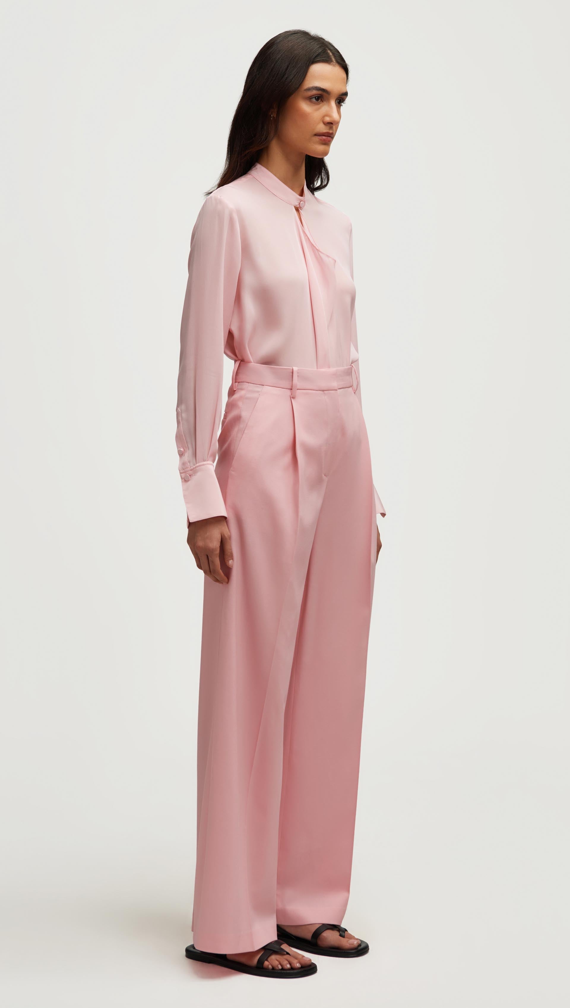 Single Pleat Trouser in Seasonless Wool | Soft Pink