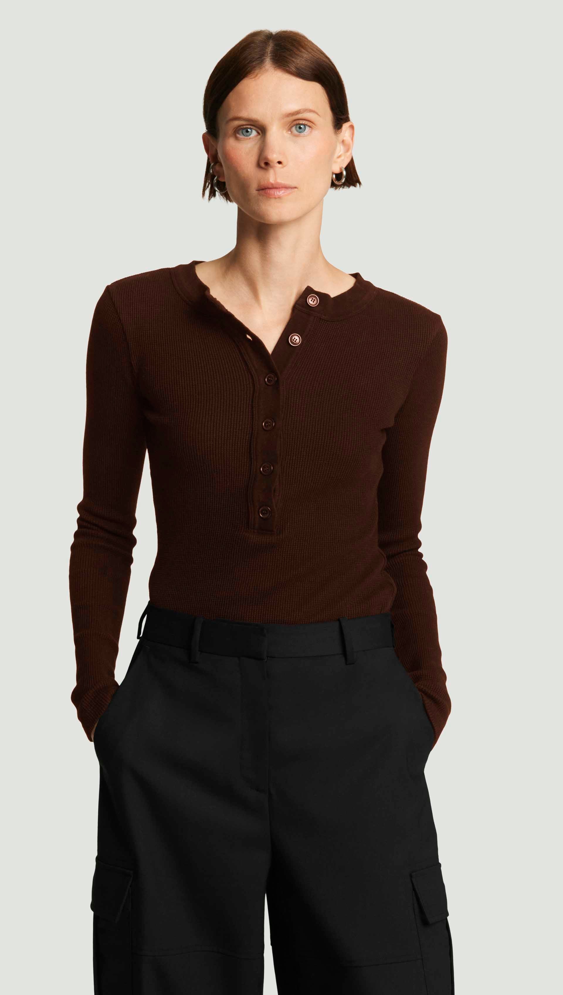 Varra Henley in Waffle Knit | Chocolate